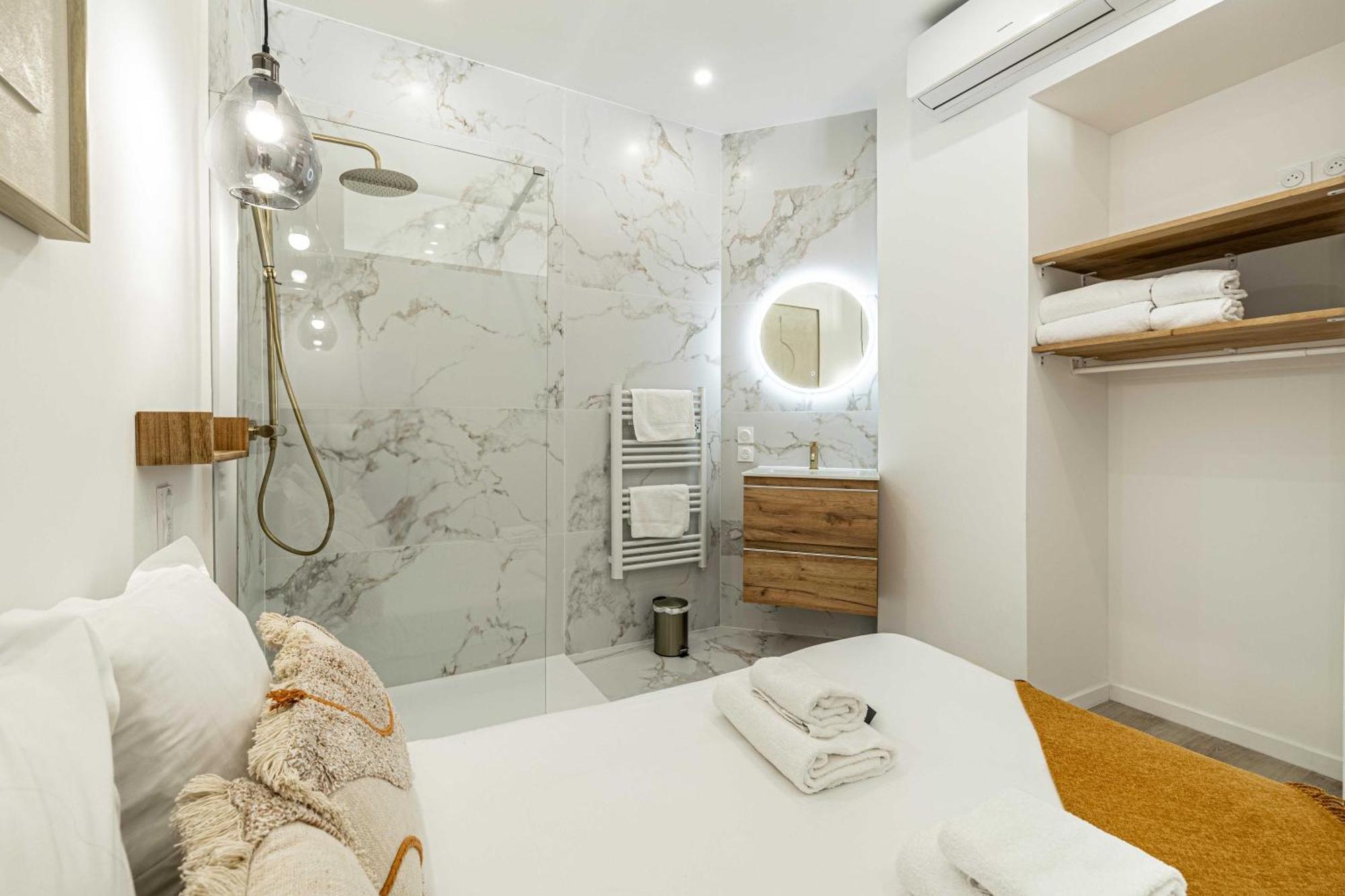 Apartment Elegant 2 - Bedroom Flat In
